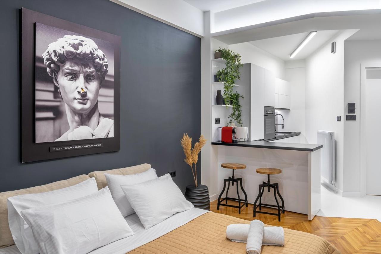 Luxury Studio Apartment In The Heart Of เอเธนส์ ภายนอก รูปภาพ