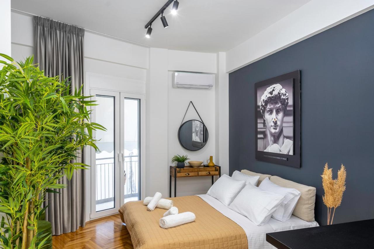Luxury Studio Apartment In The Heart Of เอเธนส์ ภายนอก รูปภาพ